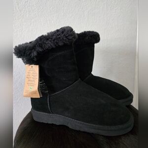 NEW Lamo Water & Stain Resistant Suede Boots Women's Size 6